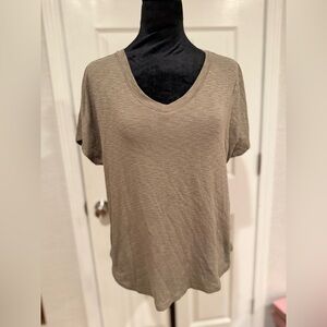 Marled Essentials Casual V-Neck Short Sleeve Top - Olive Green, Size Medium